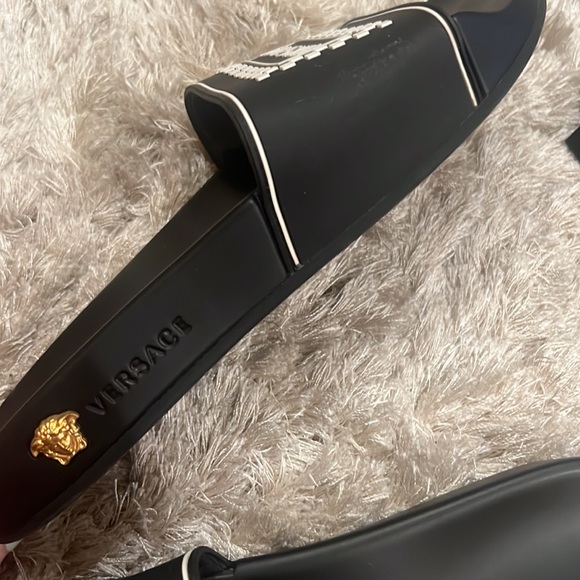 Versace Logo Pool Slides Black & White Sz 38 - Picture 2 of 9